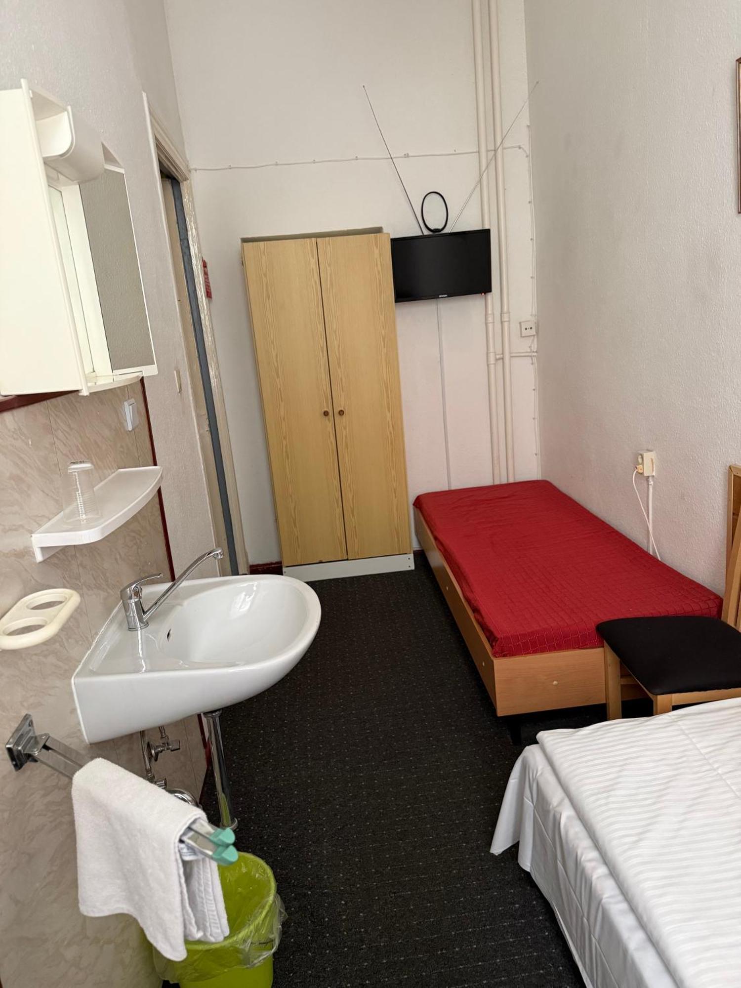 Economy Single Room